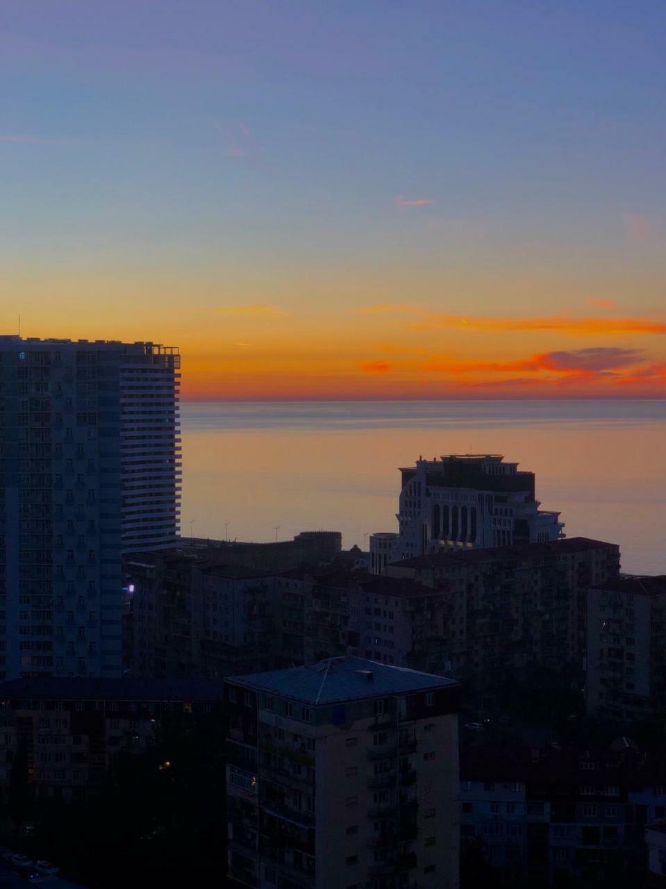 Cozy Bright Apartment With Amazing Sea View Batumi Kültér fotó