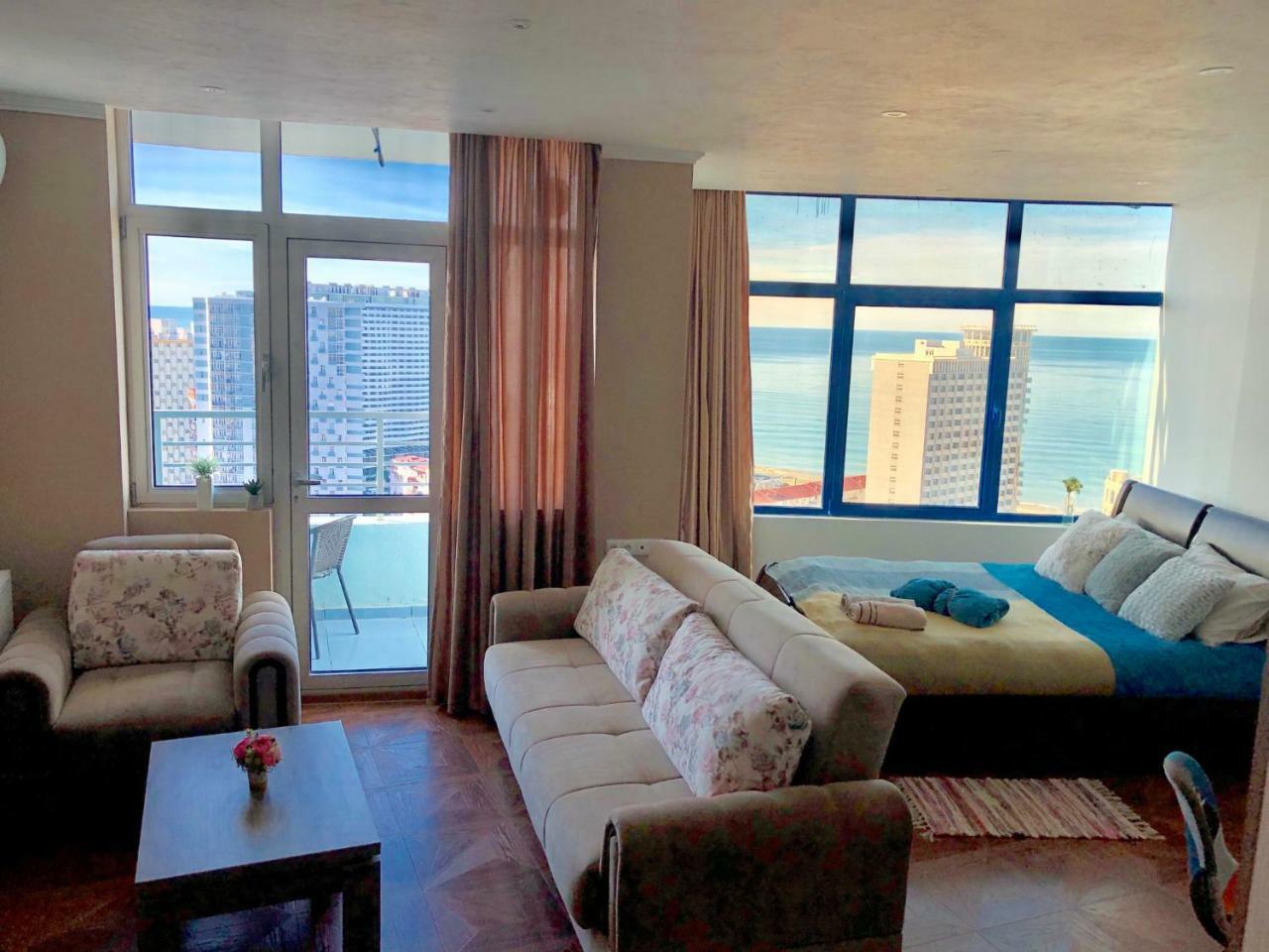 Cozy Bright Apartment With Amazing Sea View Batumi Kültér fotó